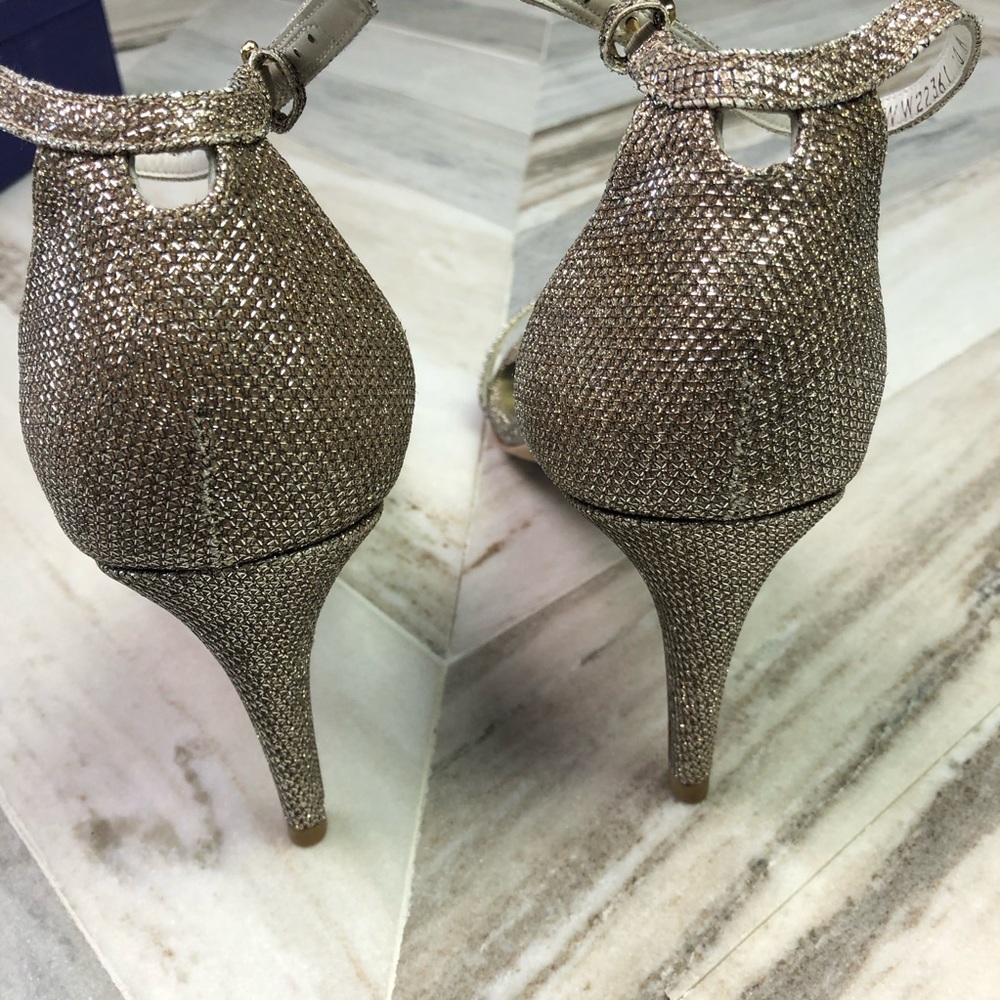 NWT Stuart Weitzman Nunaked Platinum Heels Size 10 - Picture 2 of 7